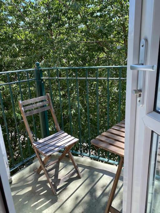 Lovely 2 Bedroom Flat In Greater לונדון מראה חיצוני תמונה
