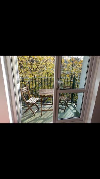 Lovely 2 Bedroom Flat In Greater לונדון מראה חיצוני תמונה